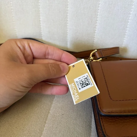 NWT Michael Kors Brown Leather Clutch Crossbody Bag with Removable Strap - Picture 4 of 13